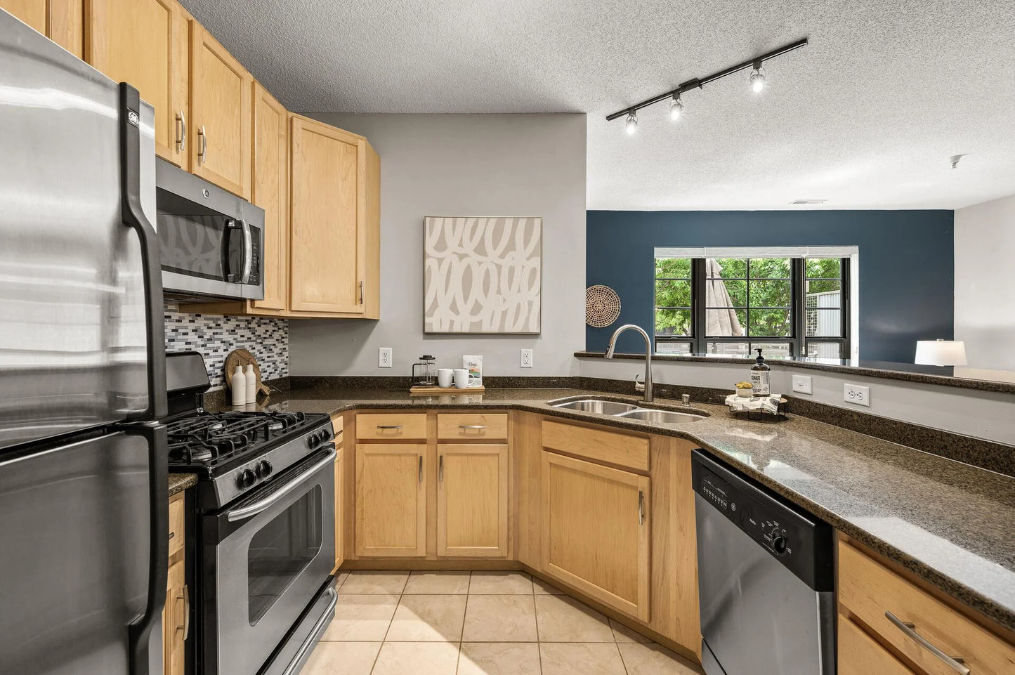 2566 Ellis Avenue, Saint Paul, MN 55114