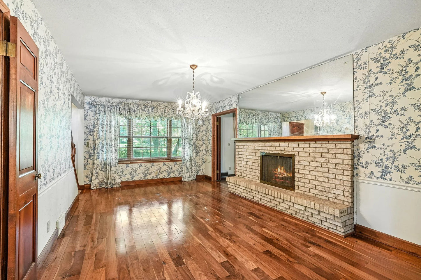 301 Kenmar Circle, Minnetonka, MN 55305