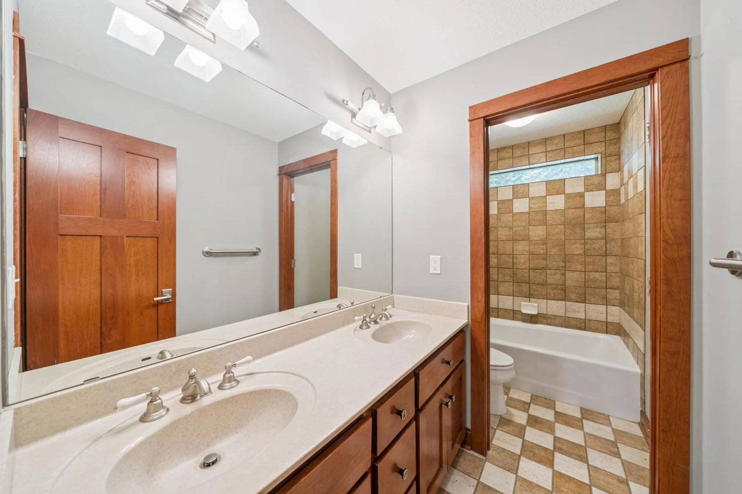 4908 Pinecroft Avenue, Stillwater, MN 55082
