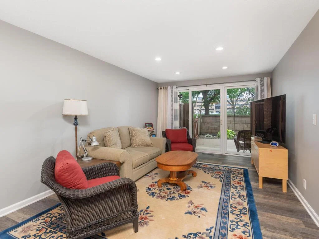 6423 Colony Way, Edina, MN 55435