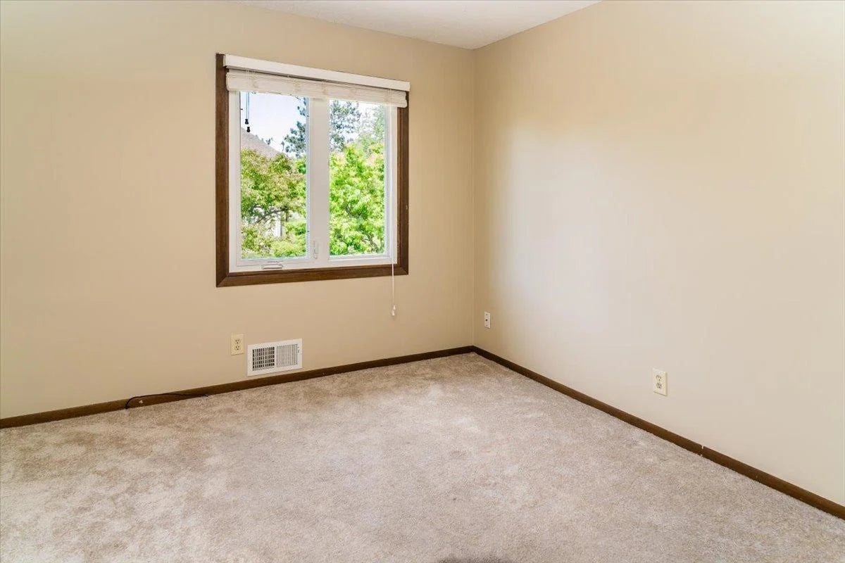 10382 Juniper Lane, Eden Prairie, MN 55347