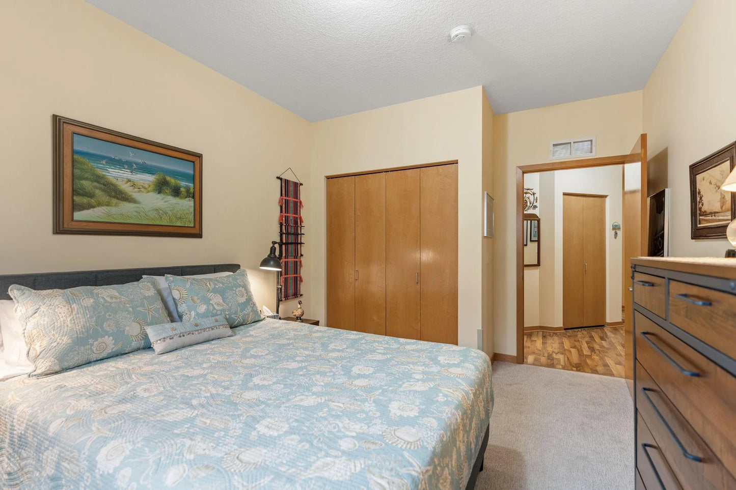 2565 Franklin Avenue, Saint Paul, MN 55114