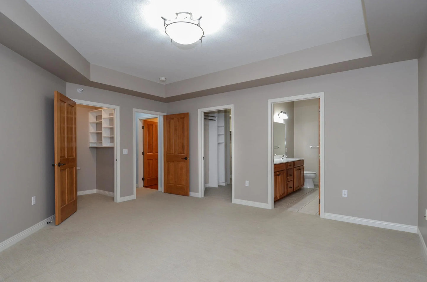 5225 Grandview Square, Edina, MN 55436