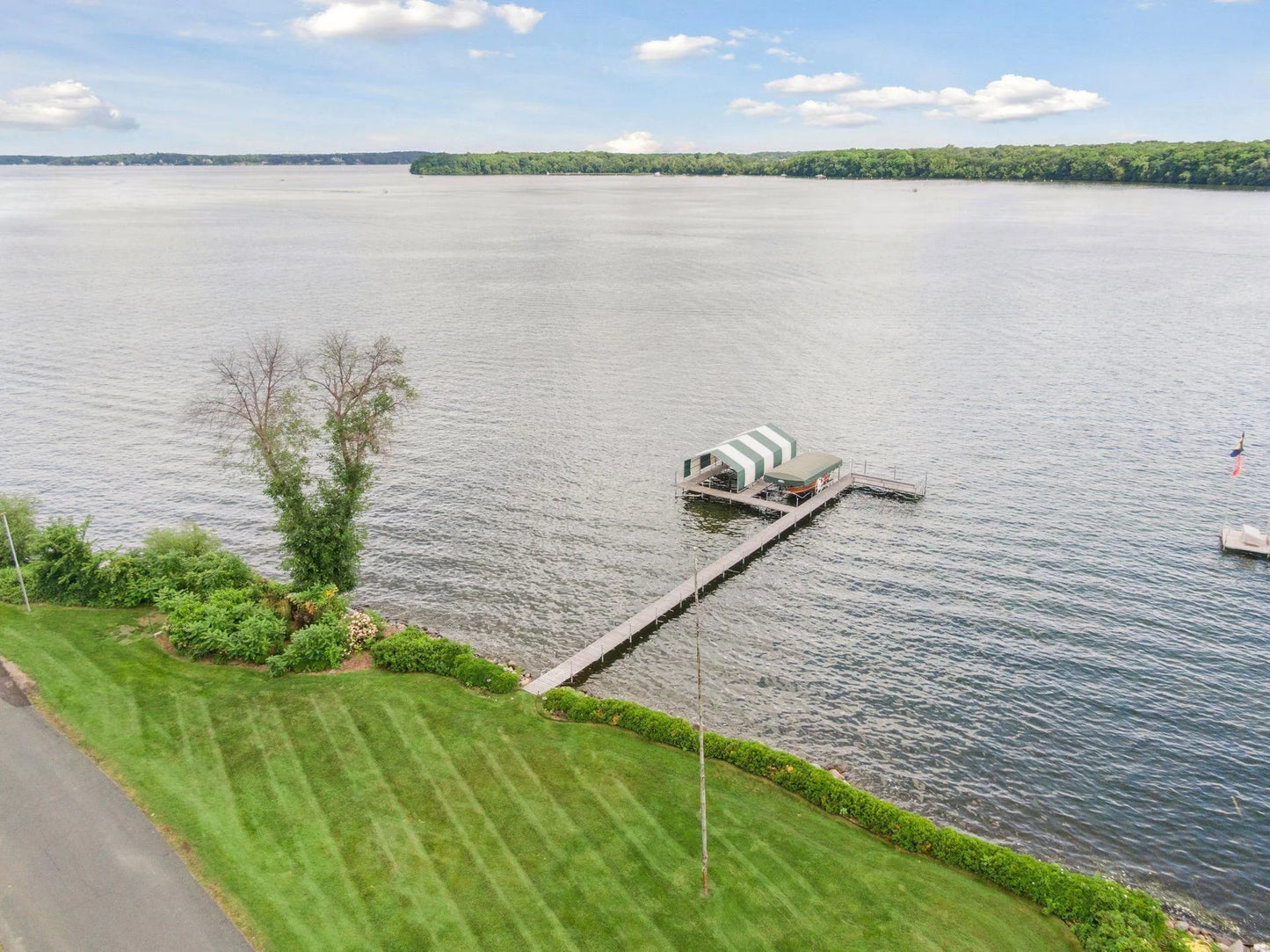 2462 Lafayette Road, Minnetonka Beach, MN 55391