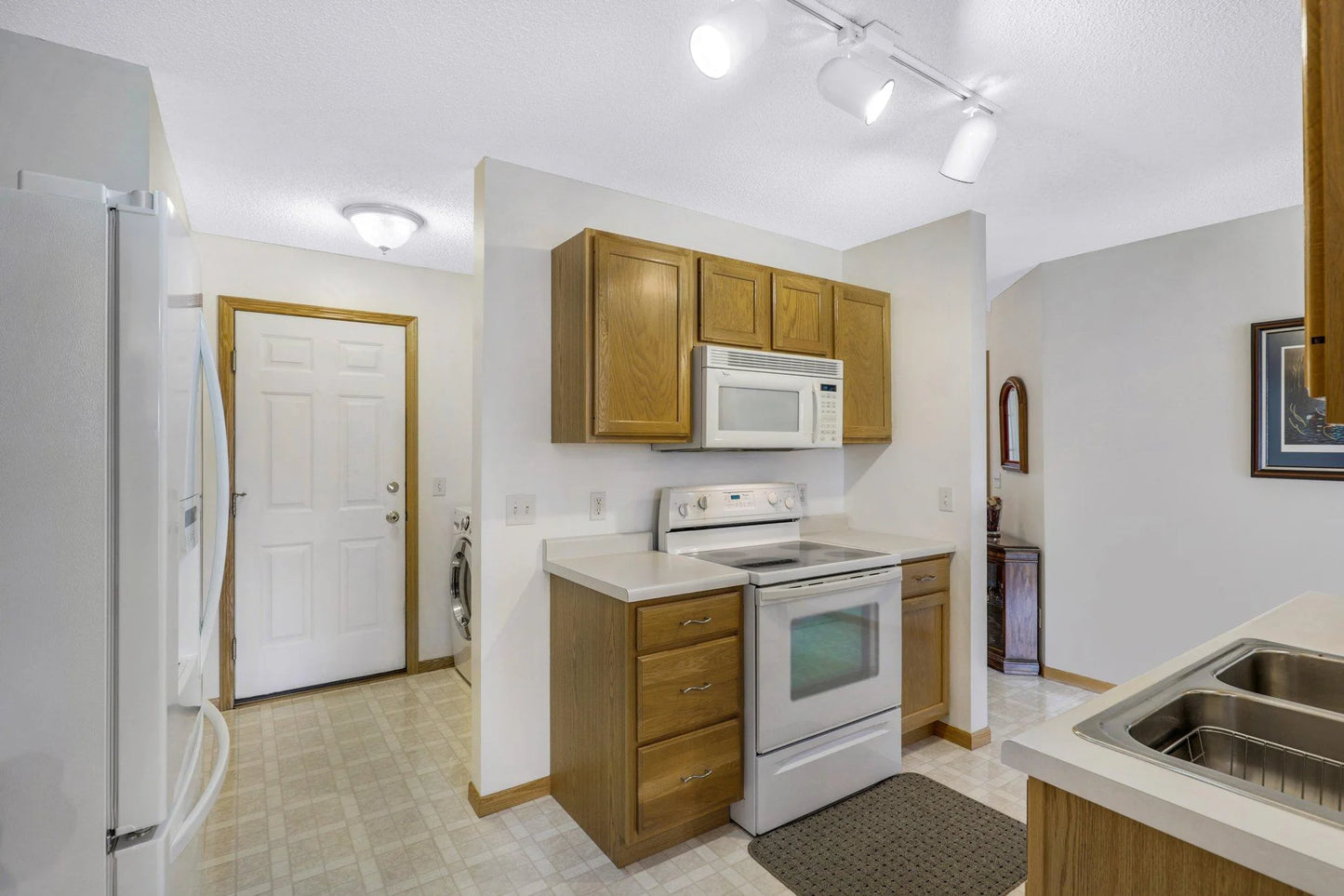 10450 64th Way, Albertville, MN 55301