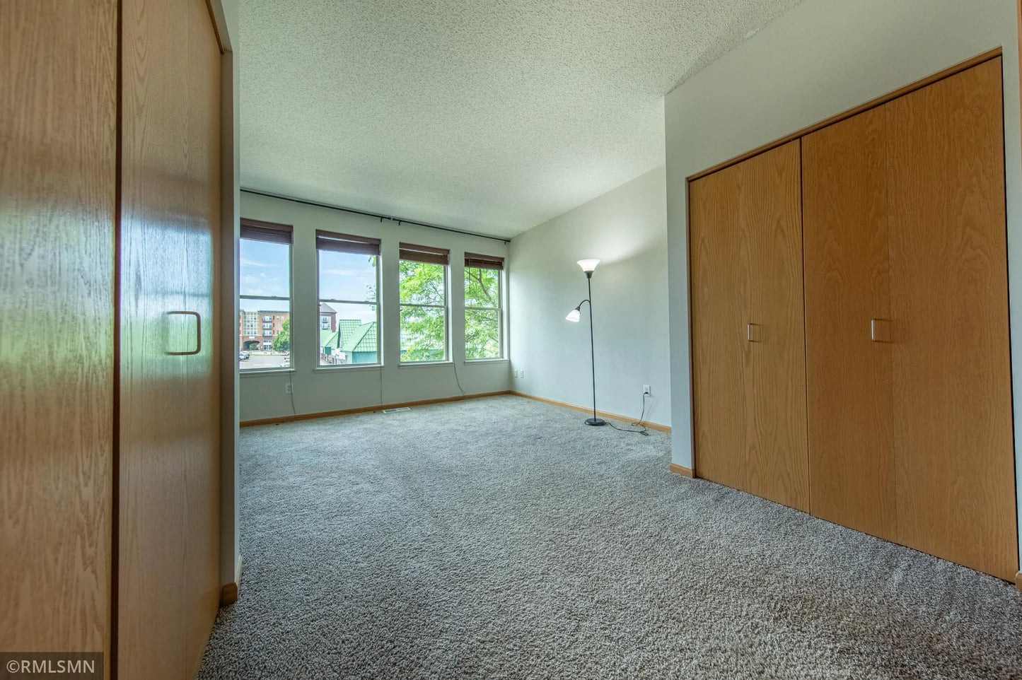 150 Burnsville Parkway, Burnsville, MN 55337
