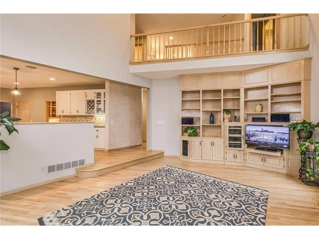 11338 Hawk High Court, Eden Prairie, MN 55347