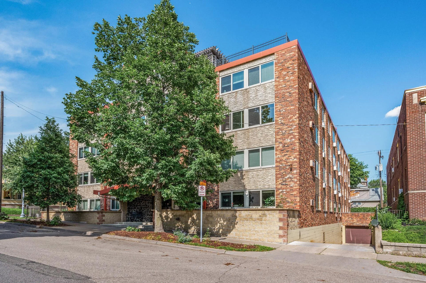 1901 Emerson Avenue, Minneapolis, MN 55403