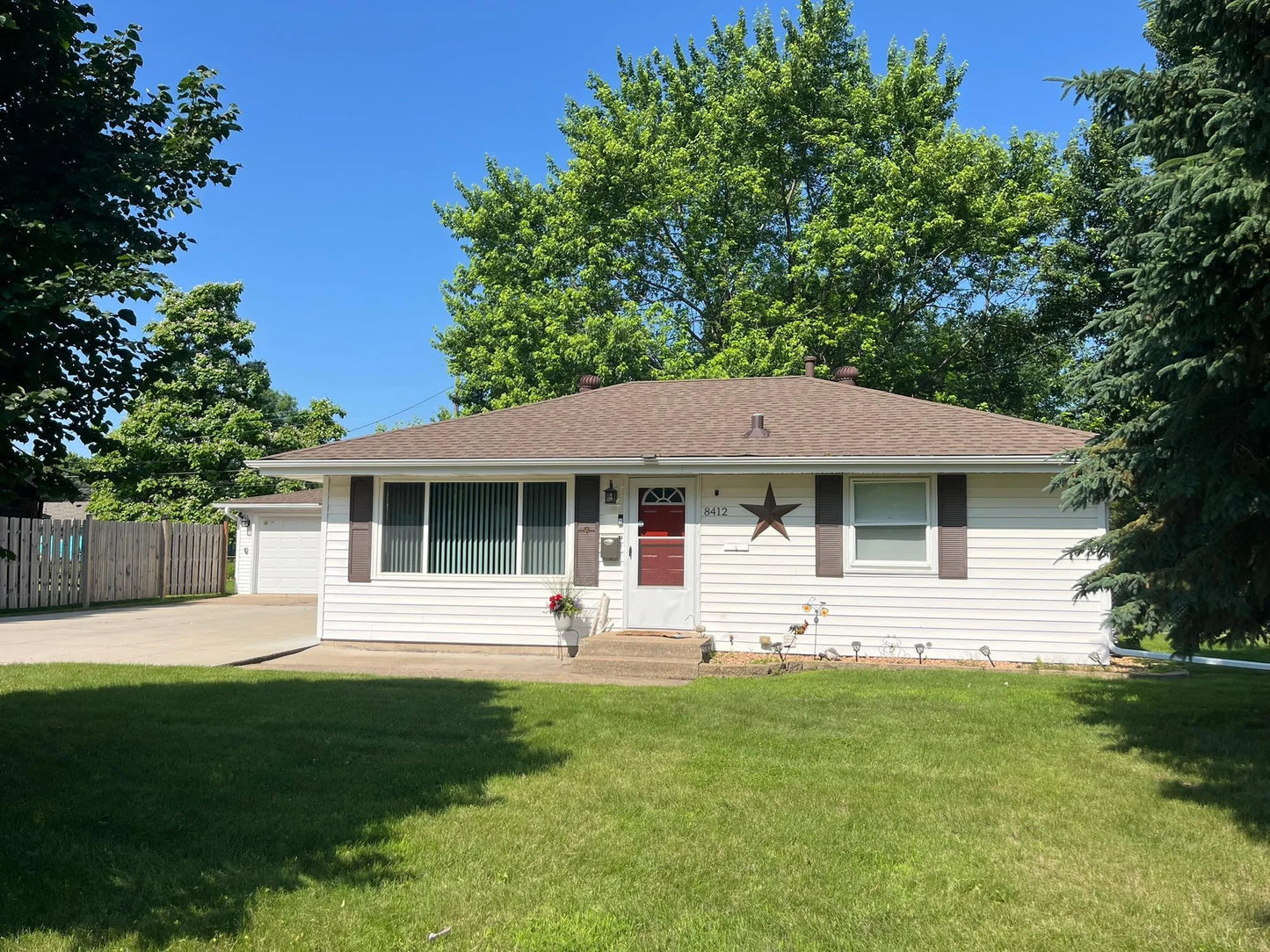 8412 4th Avenue, Bloomington, MN 55420