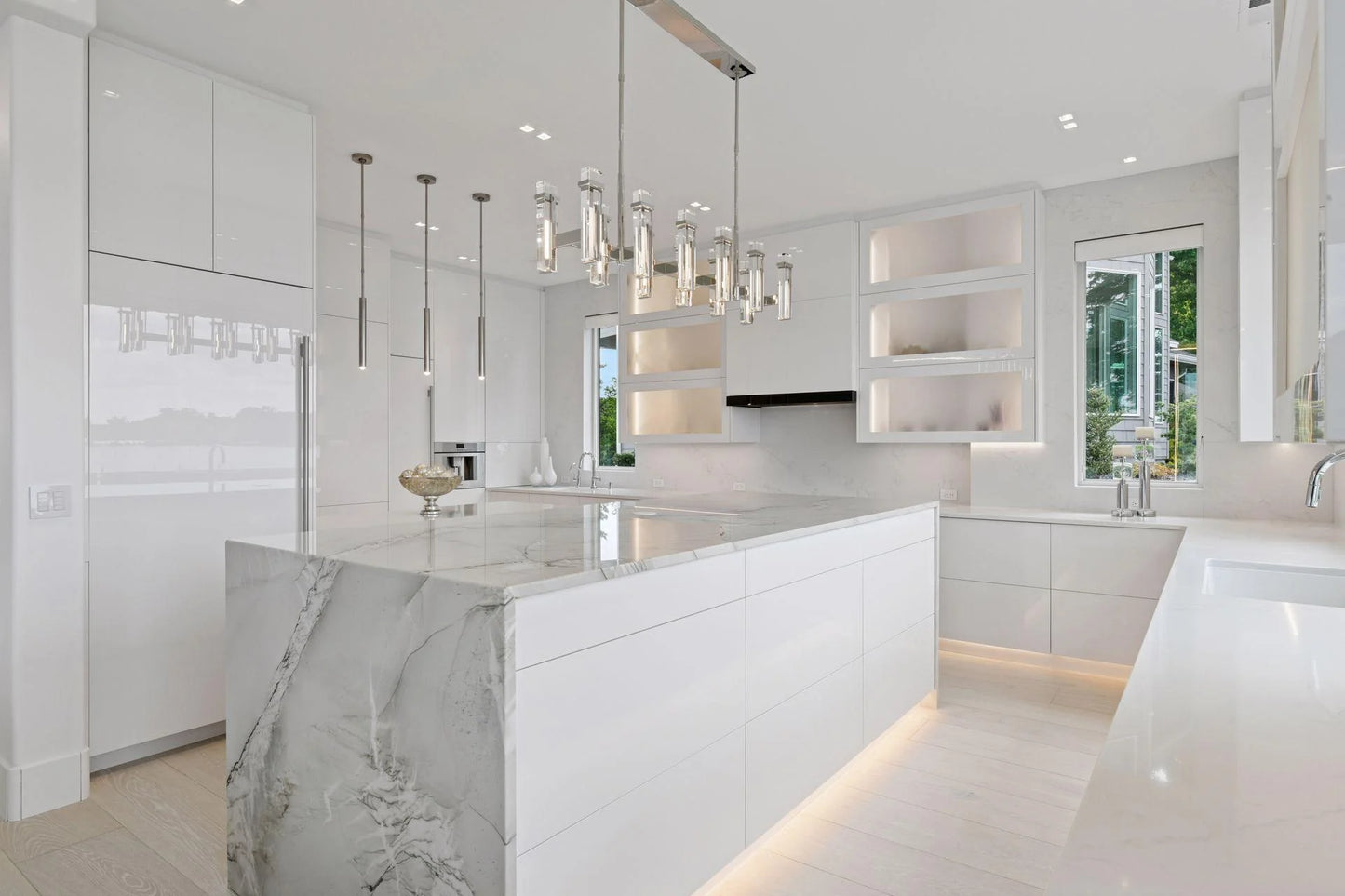 2492 Bantas Point Road, Minnetonka, MN 55391