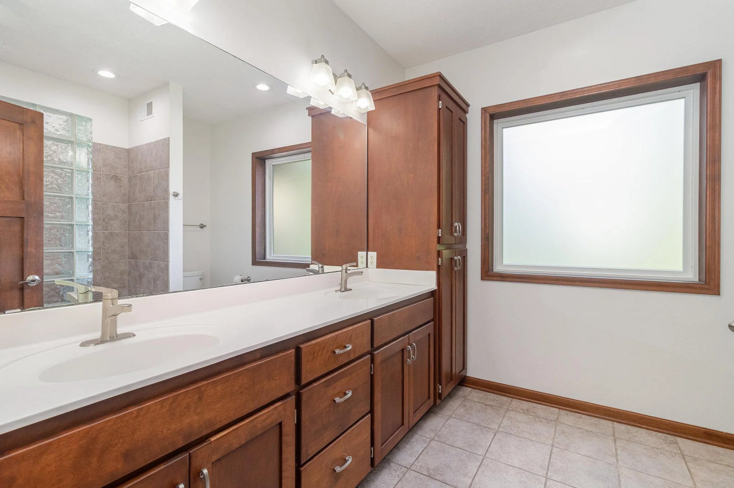 605 Heritage Trail, New Prague, MN 56071