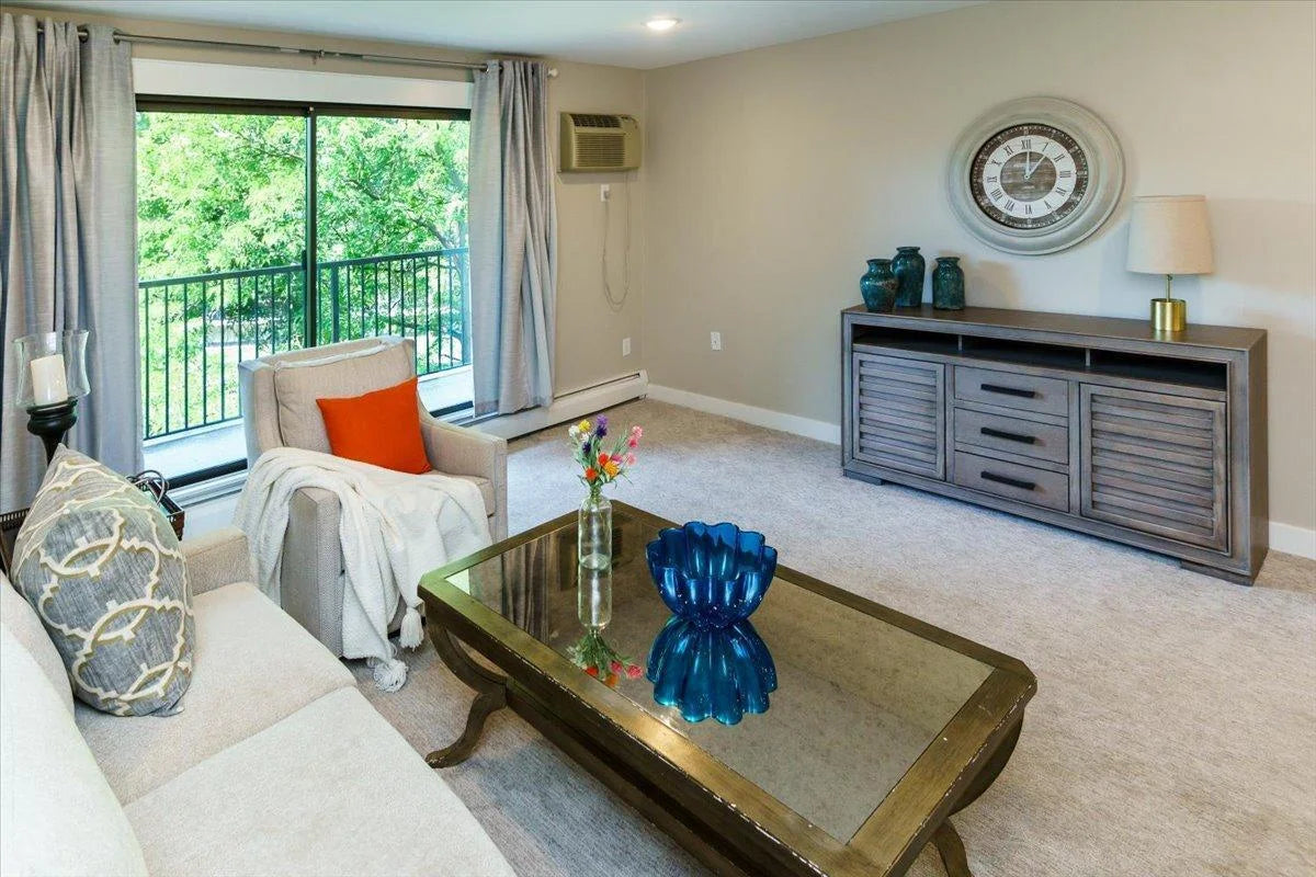10501 Cedar Lake Road, Minnetonka, MN 55305