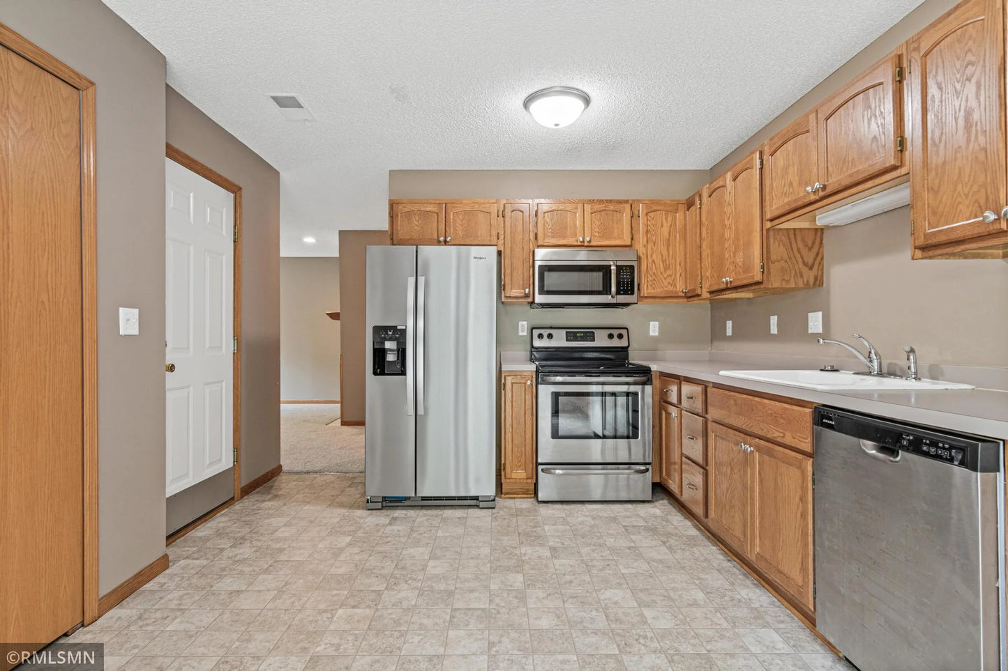 4923 Grenwich Place, Oakdale, MN 55128