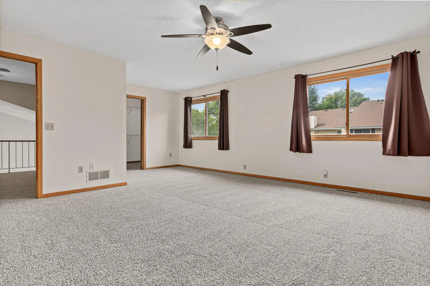 1049 Aston Circle, Burnsville, MN 55337