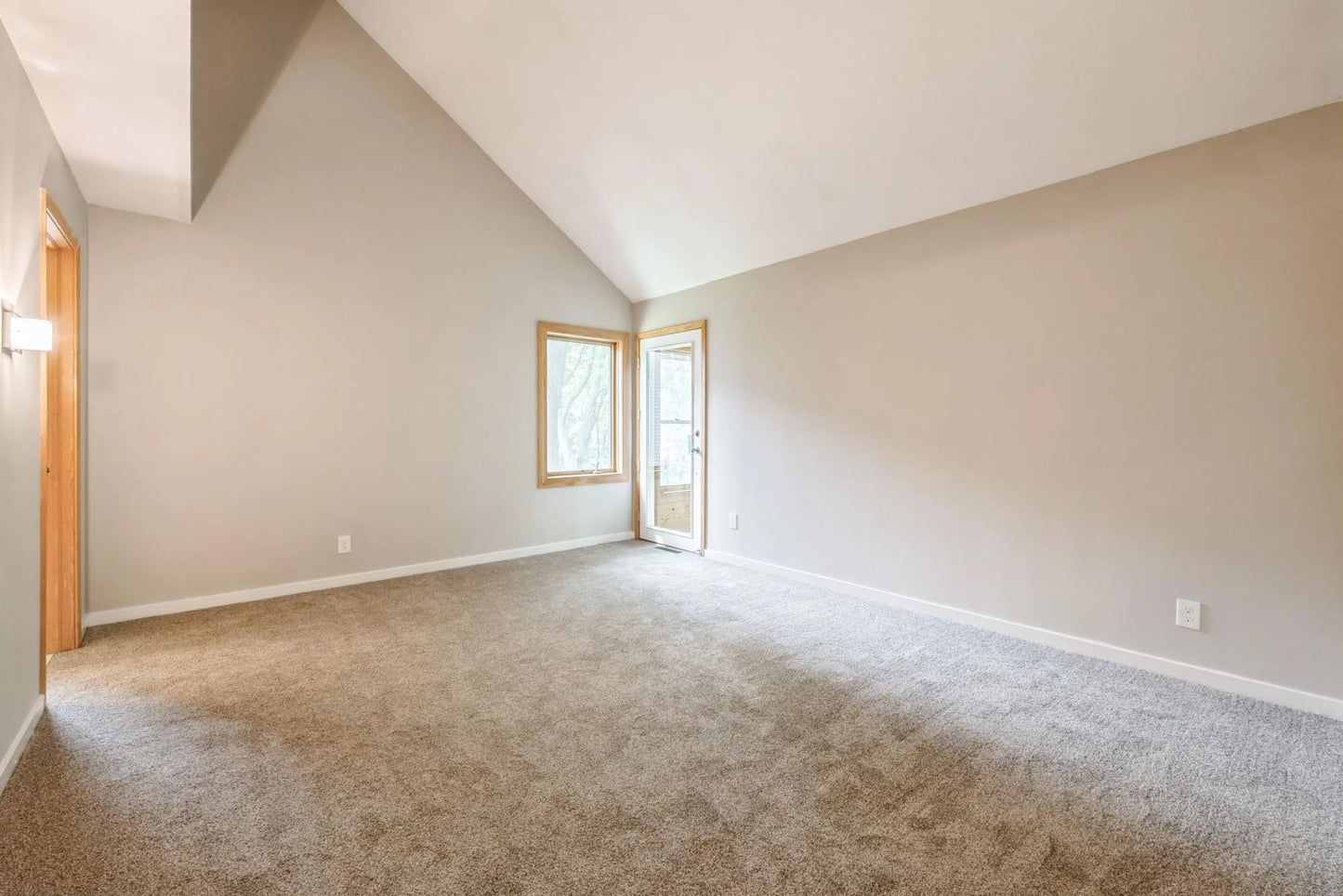 1445 EastLake Drive, Chaska, MN 55318