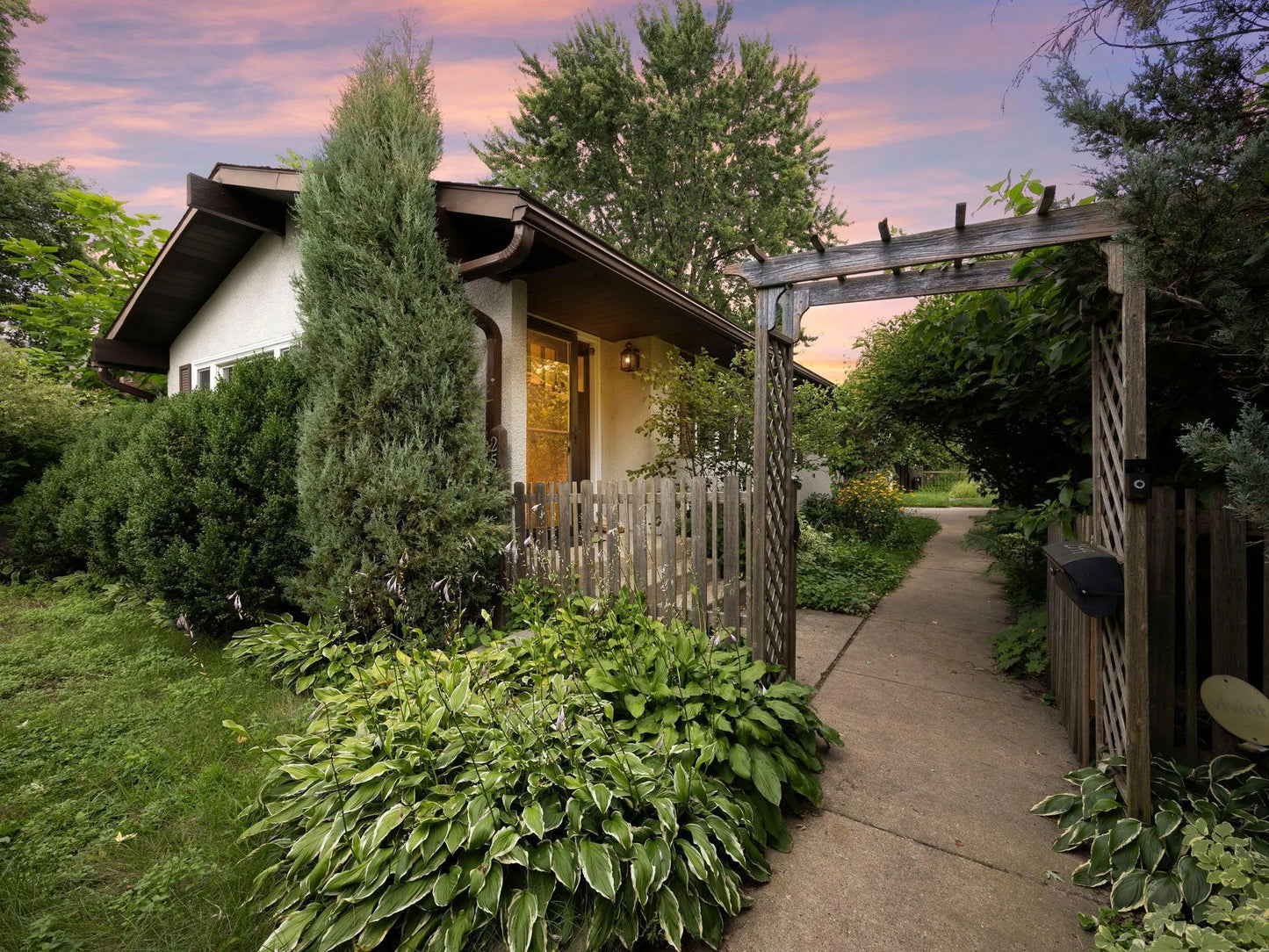 2549 33rd Avenue, Minneapolis, MN 55406