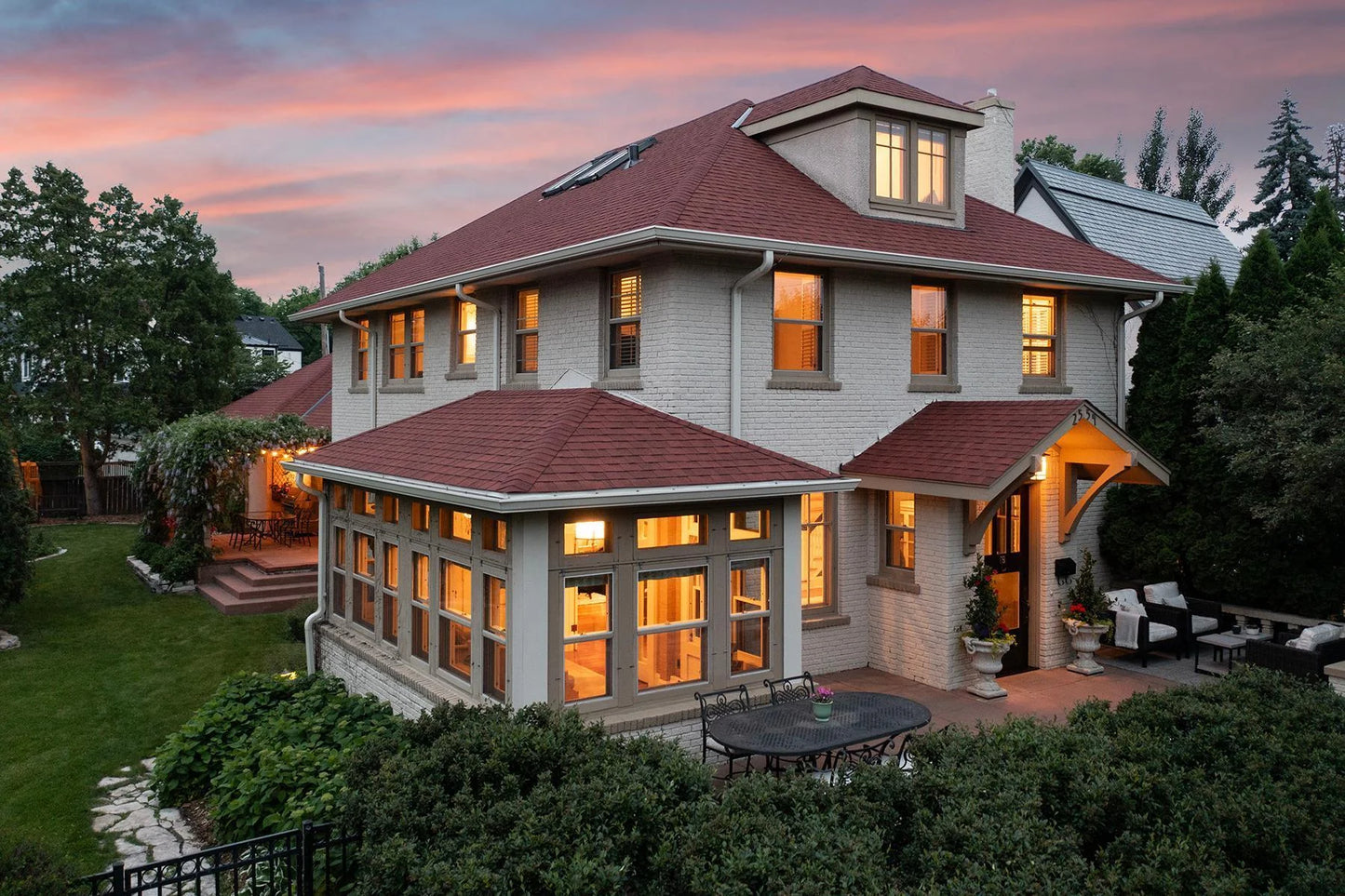 2554 Lake Of The Isles Parkway, Minneapolis, MN 55405