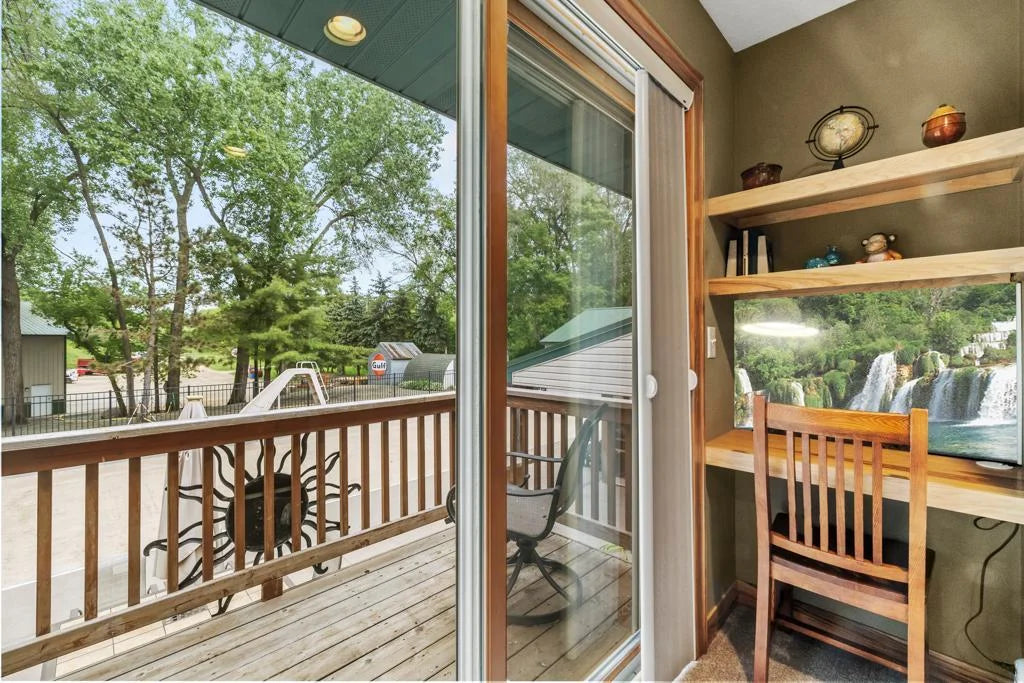 2511 Carver Avenue, Maplewood, MN 55119
