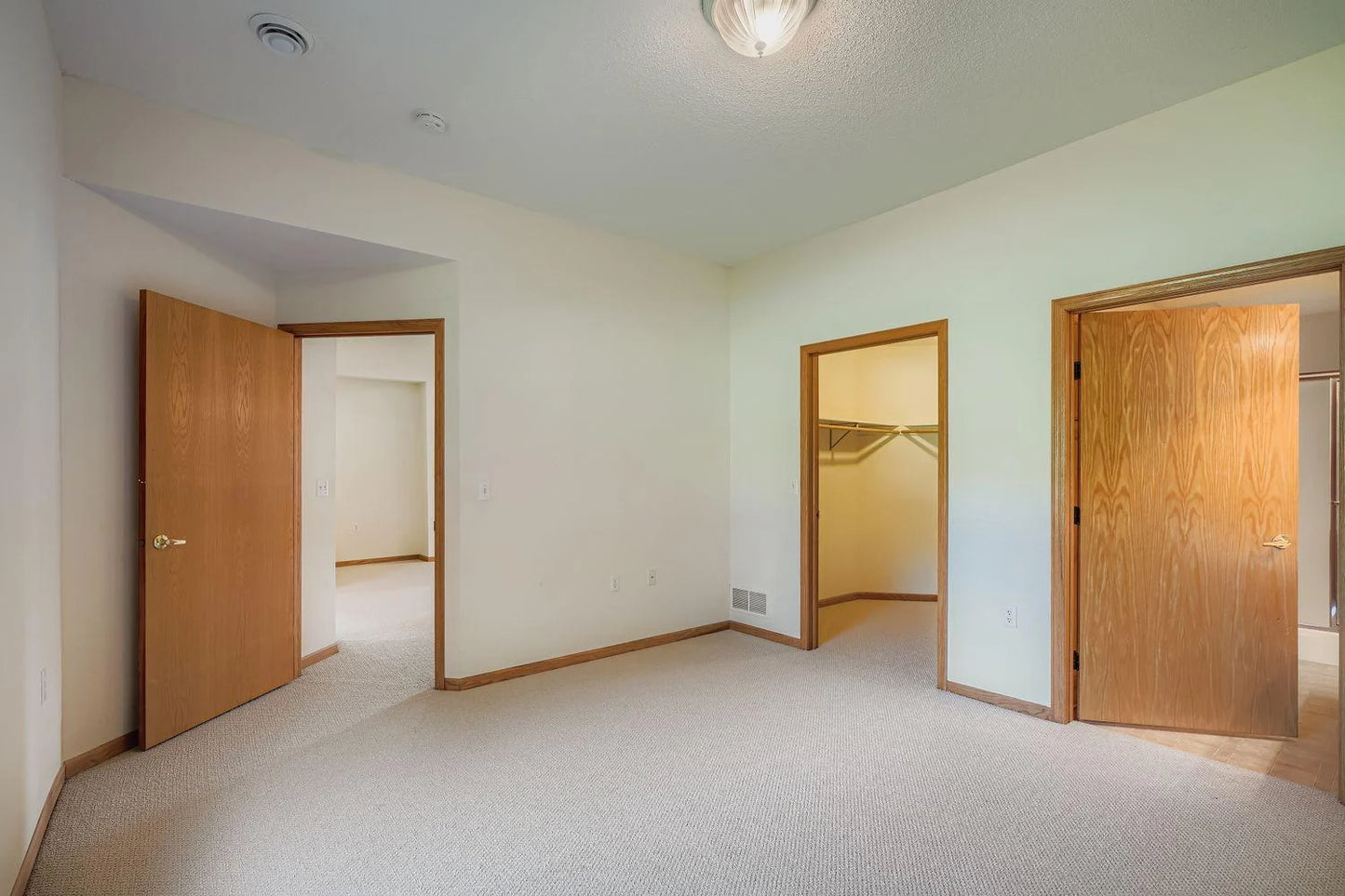 6080 Pond View Drive, Shorewood, MN 55331
