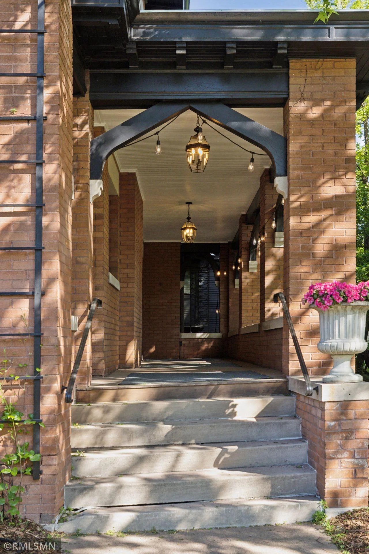 46 Crocus Place, Saint Paul, MN 55102