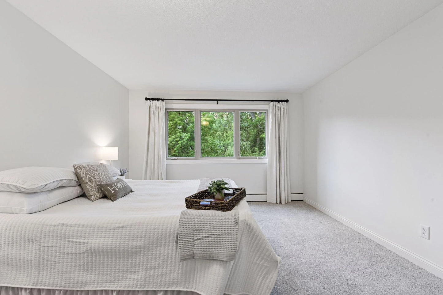 4350 Brookside Court, Edina, MN 55436