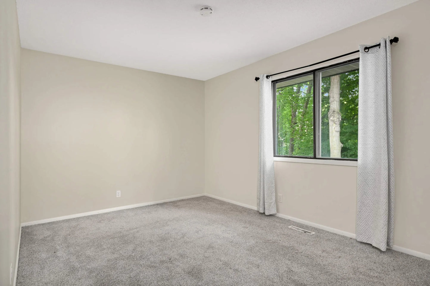 2783 Upland Court, Plymouth, MN 55447