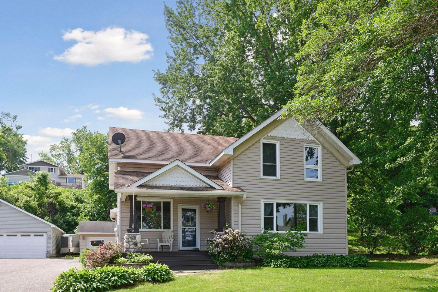 301 Lake Street, Waconia, MN 55387