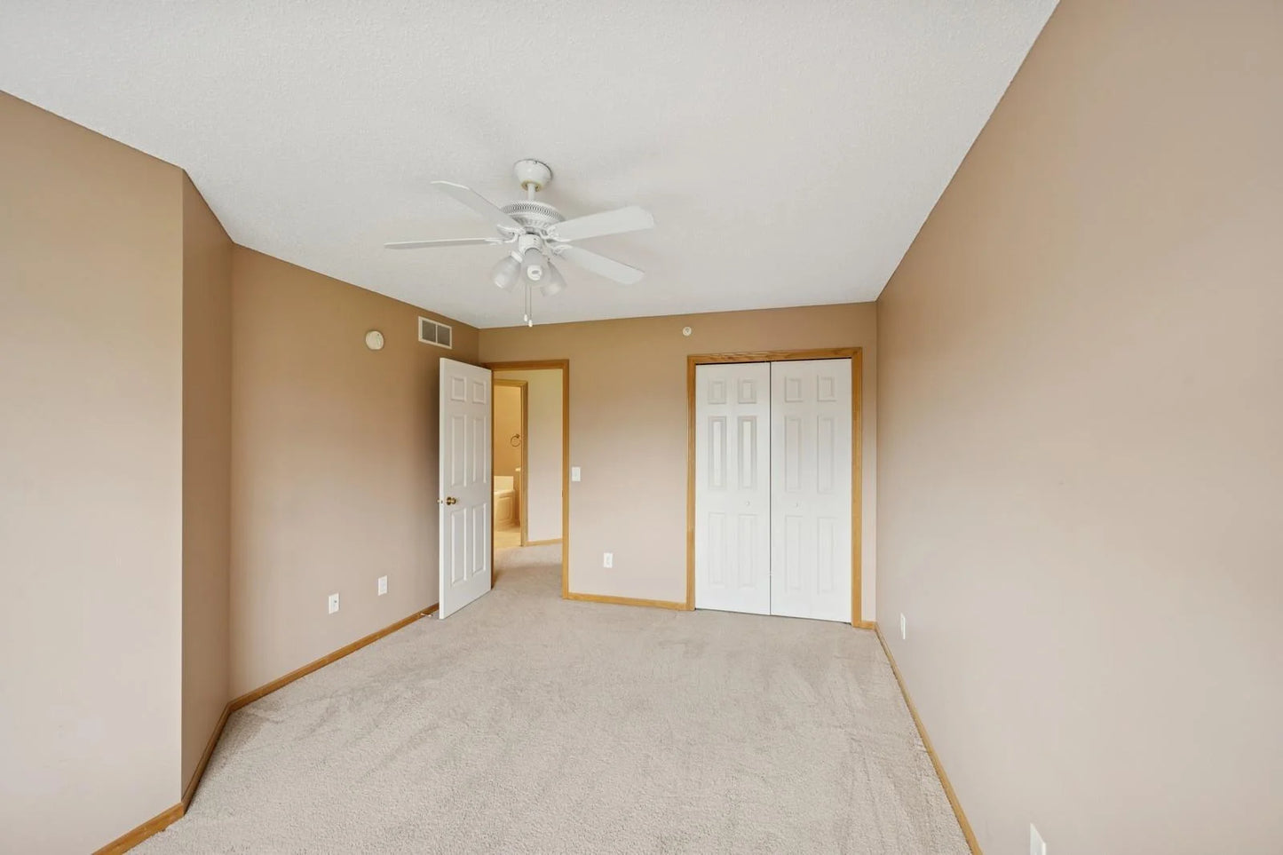 4363 Victor Path, Hugo, MN 55038