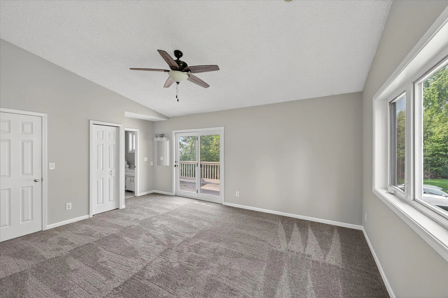 5392 Old Shakopee Circle, Bloomington, MN 55437