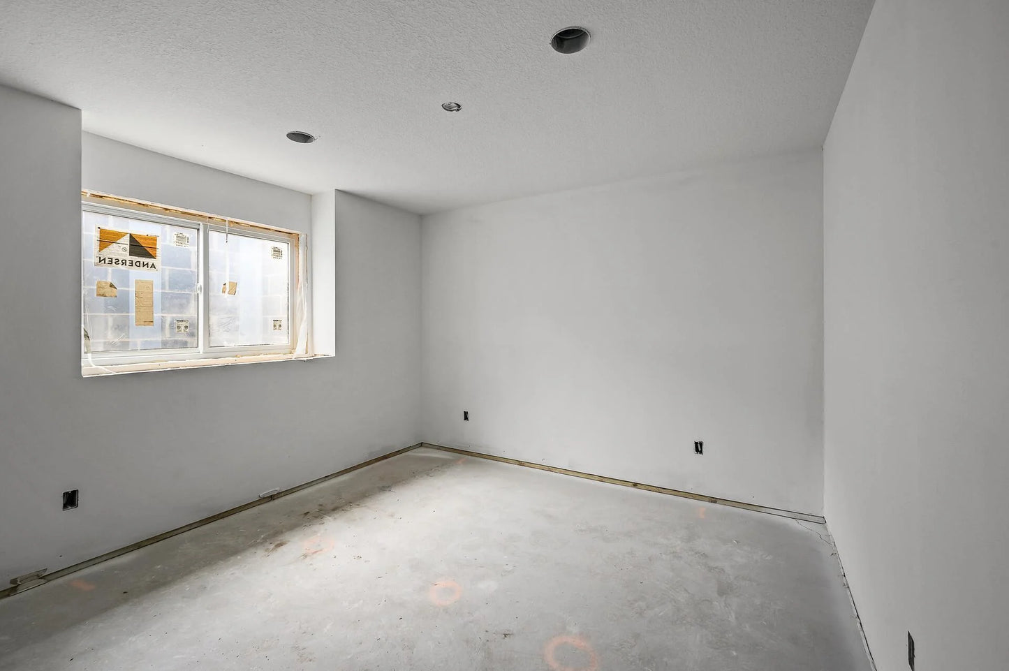 201 Mccarrons Place, Roseville, MN 55113