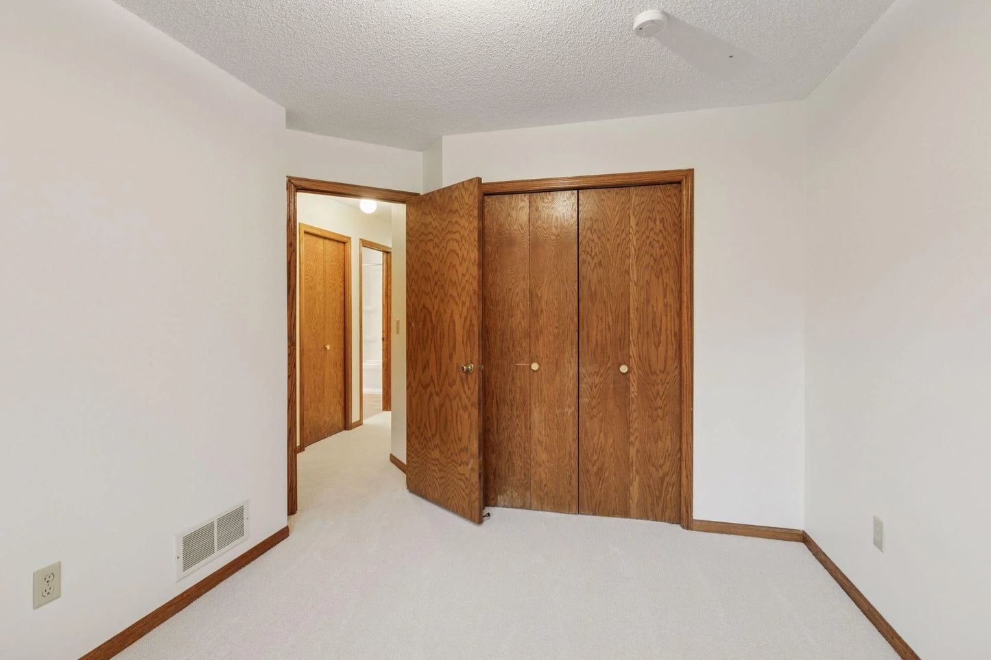 100 Primrose Court, Vadnais Heights, MN 55127