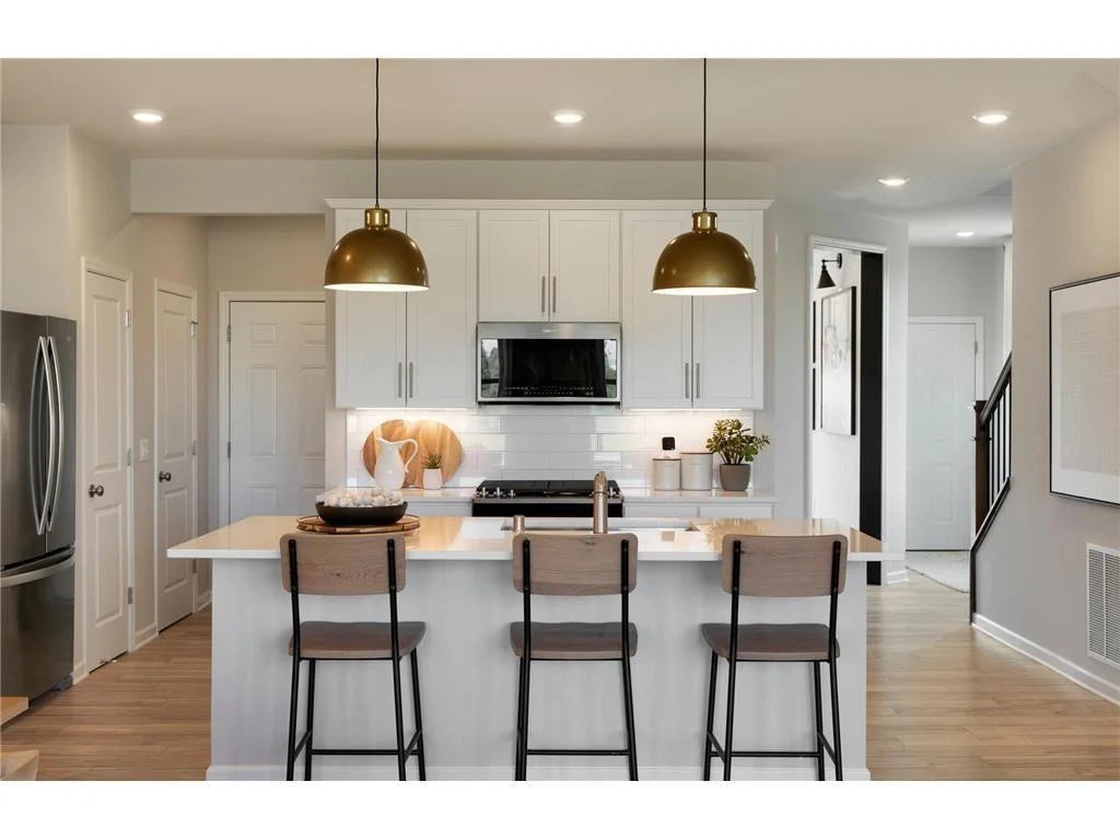17933 Genoa Drive, Lakeville, MN 55044