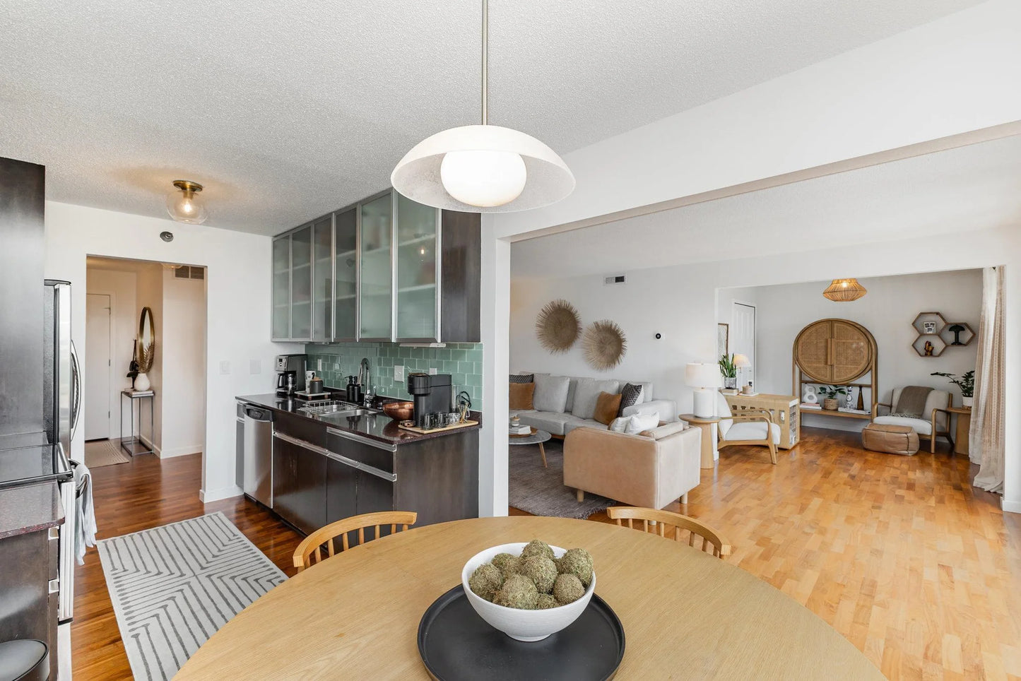 52 Groveland Terrace, Minneapolis, MN 55403