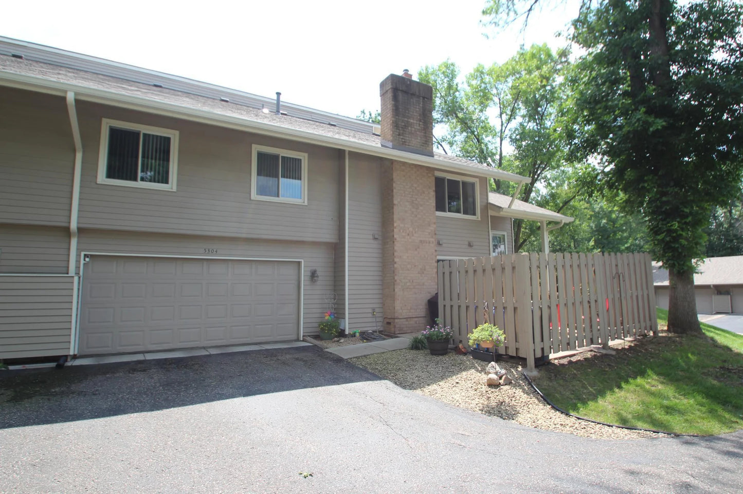 5304 Yorktown Lane, Plymouth, MN 55442