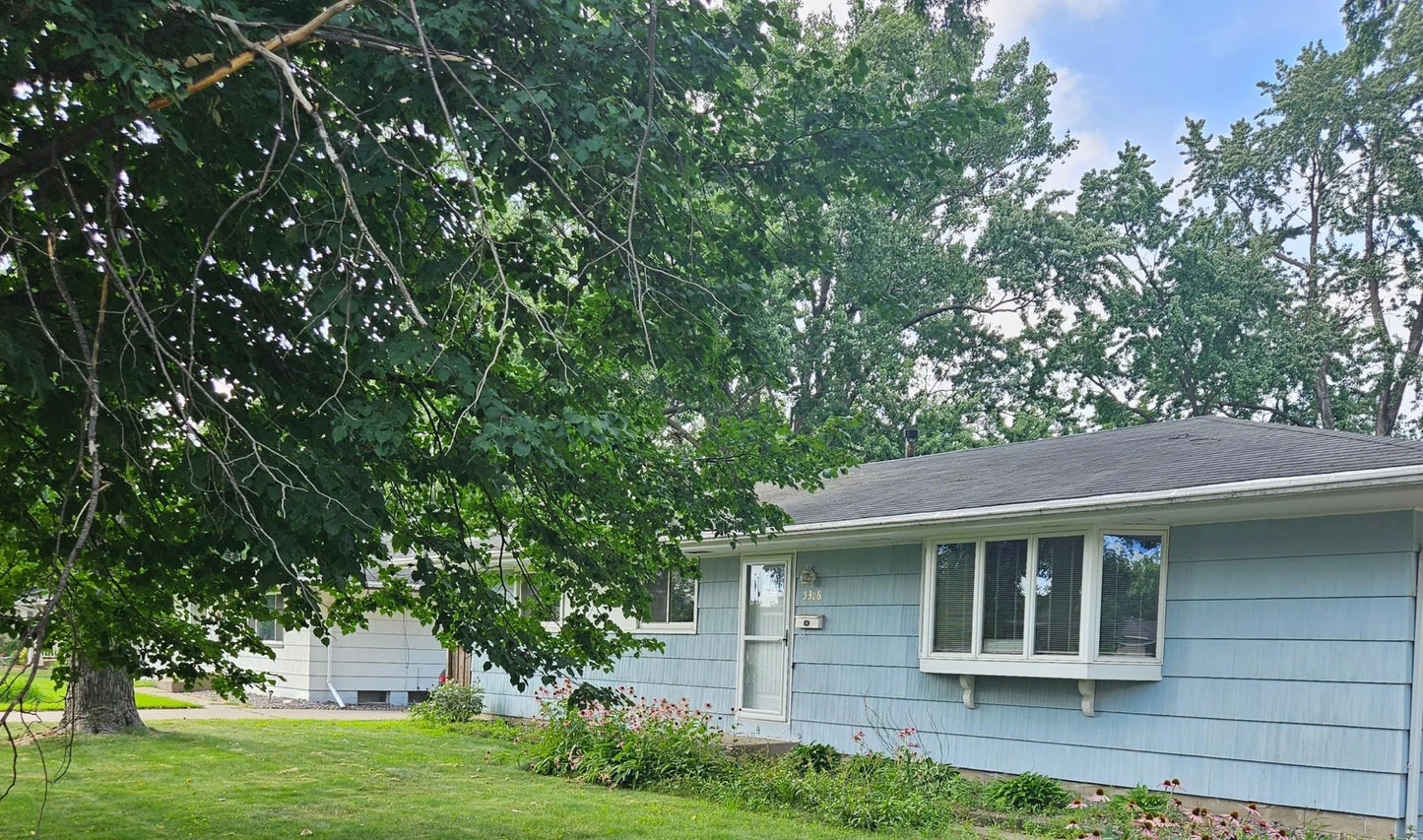 5306 Boulder Lane , Brooklyn Center, MN 55429