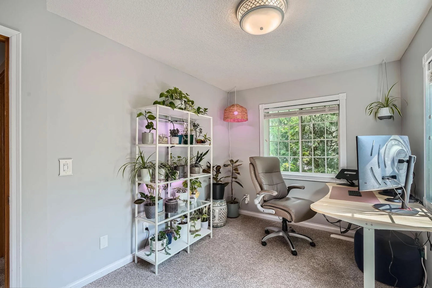 8 Queen Avenue, Minneapolis, MN 55405