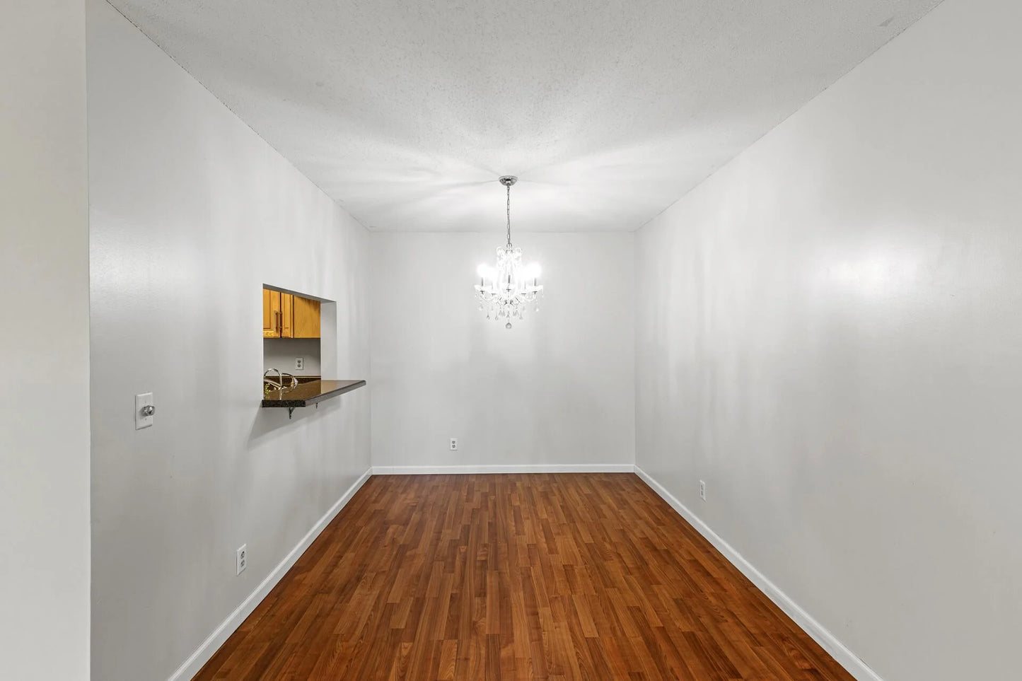 10441 Greenbrier Road, Minnetonka, MN 55305