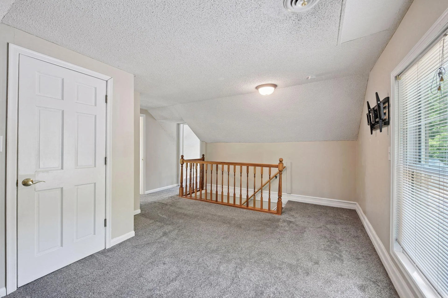 301 Lake Street, Waconia, MN 55387