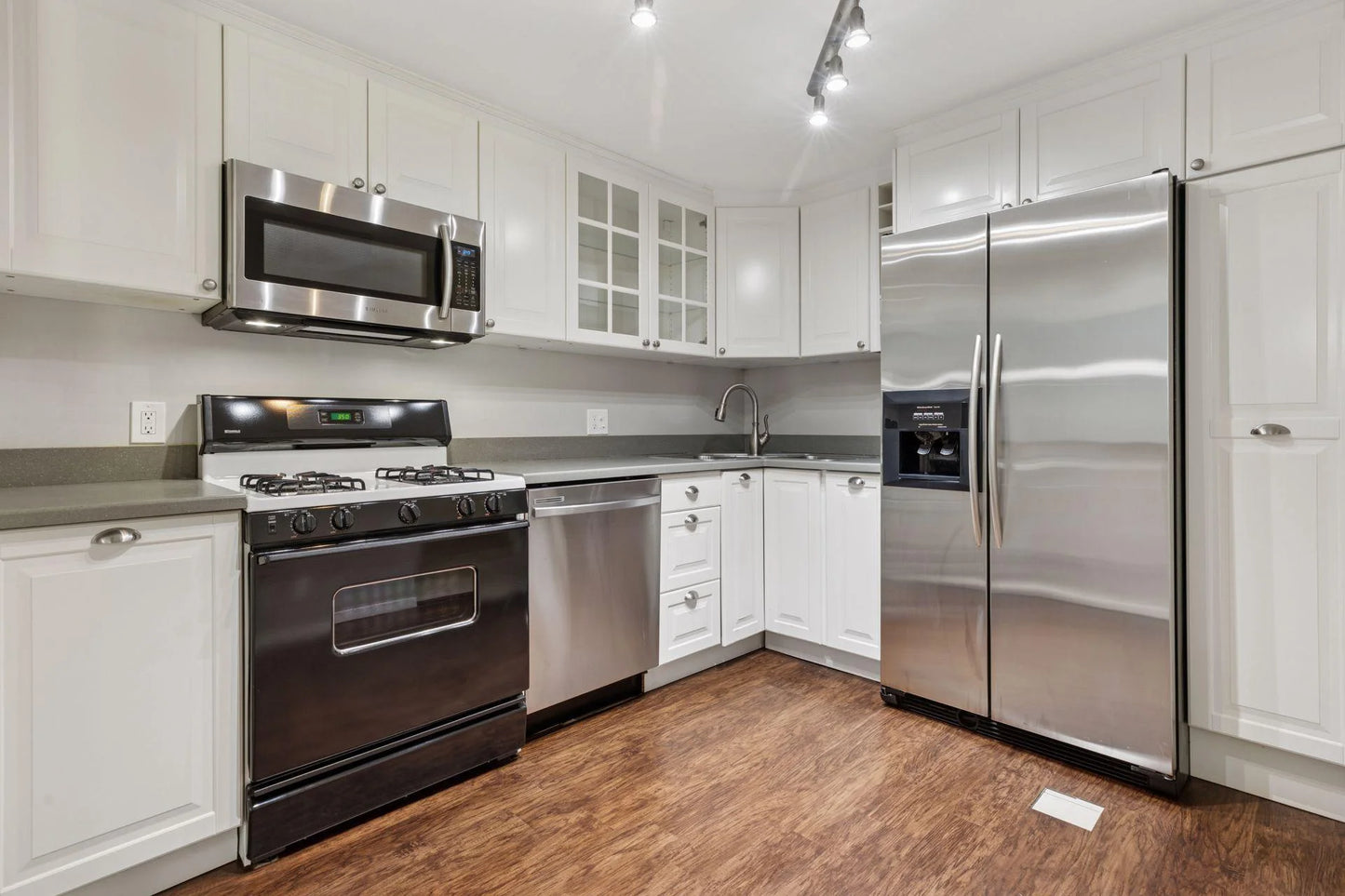 6650 Vernon Avenue, Edina, MN 55436