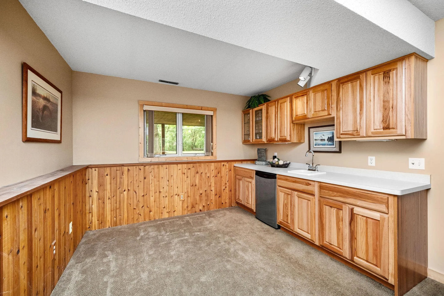 2520 Florida Avenue, Golden Valley, MN 55427