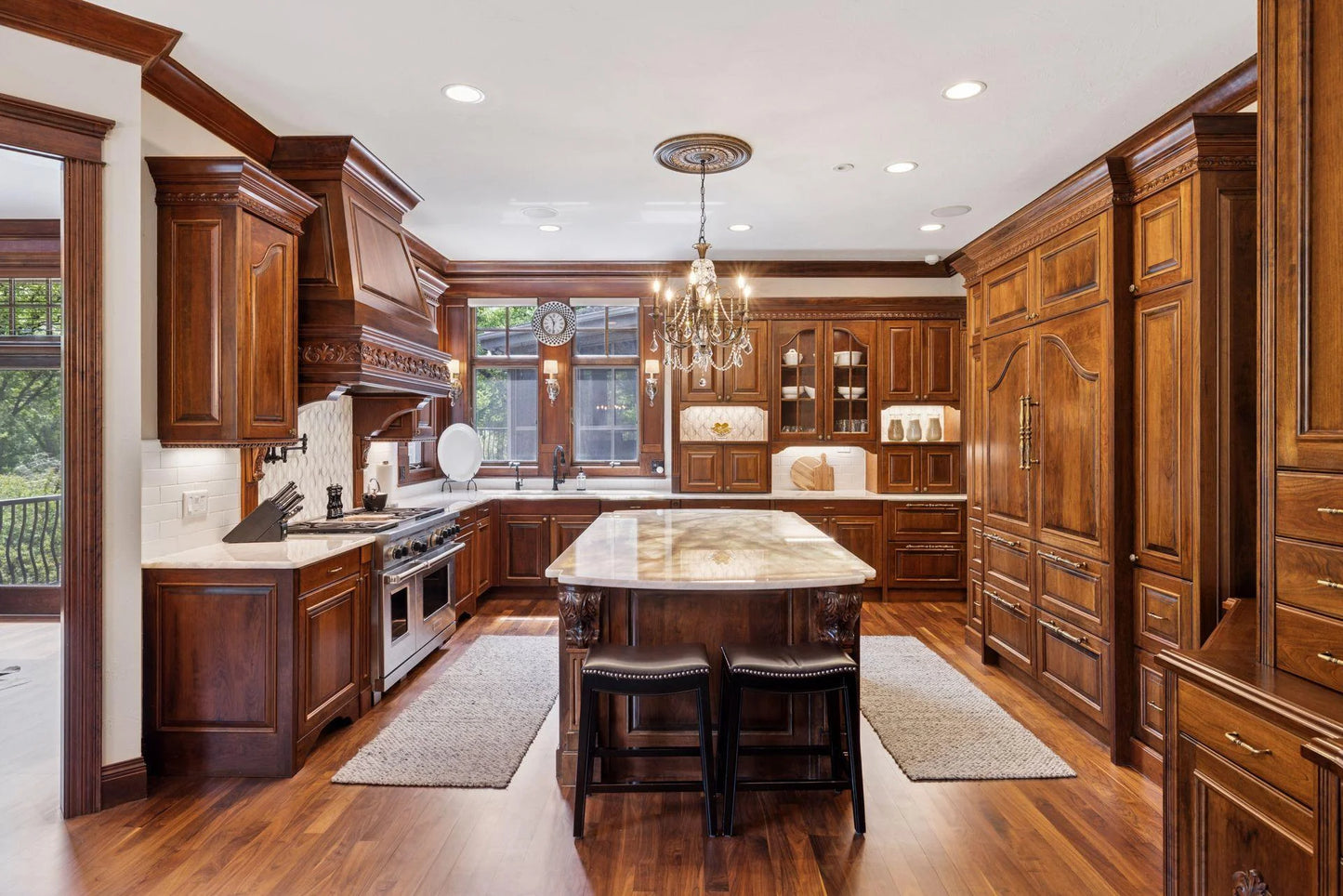 614 Hidden Creek Trail, Mendota Heights, MN 55118