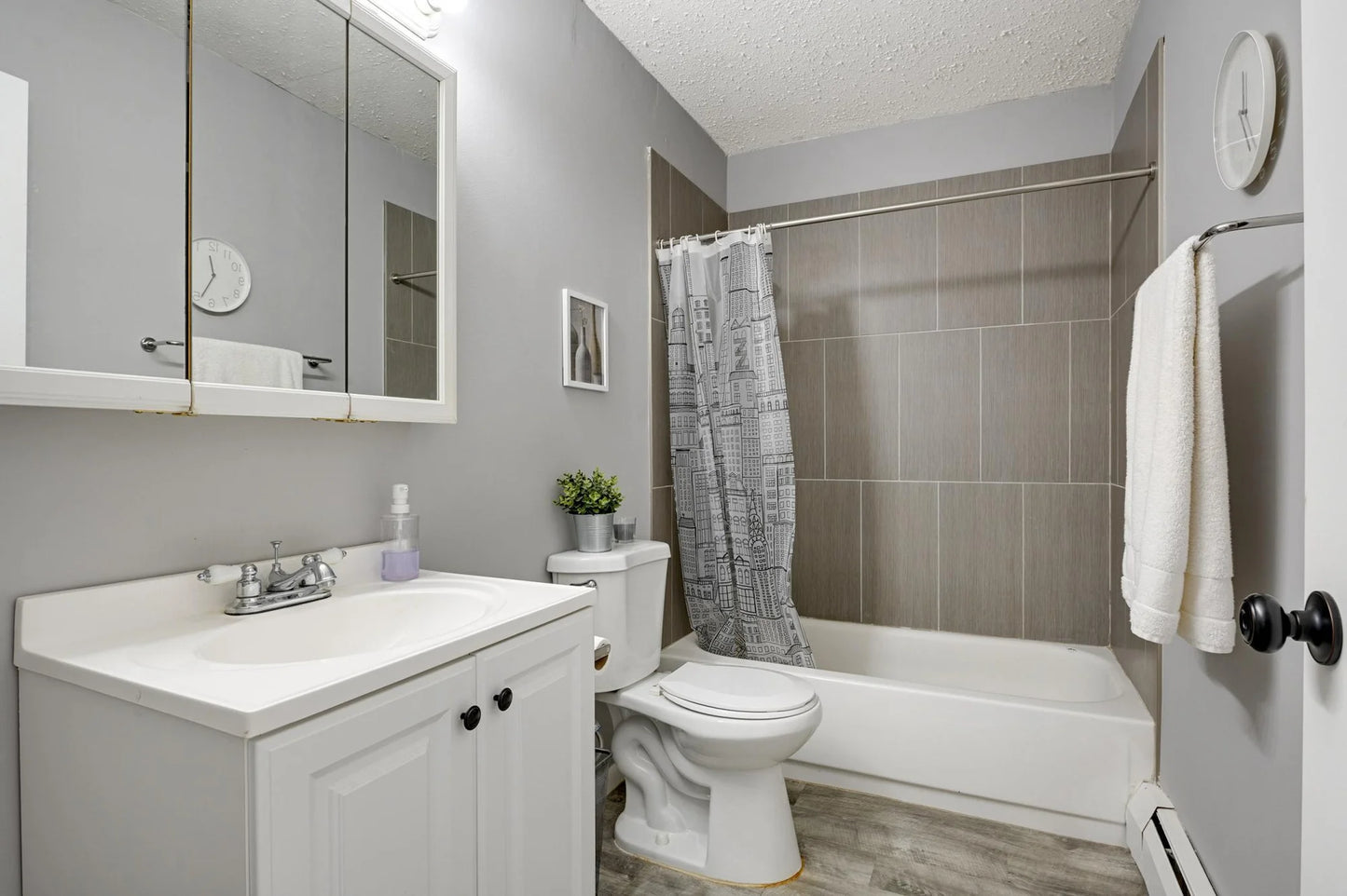 450 Ford Road, Saint Louis Park, MN 55426