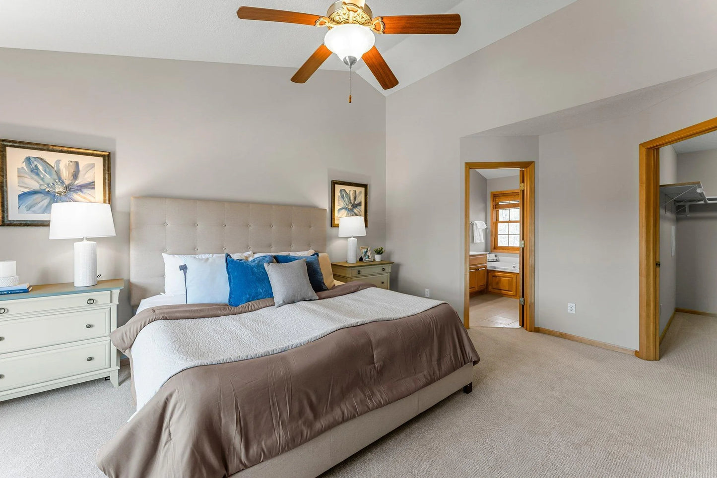 2408 Hunter Drive, Chanhassen, MN 55317