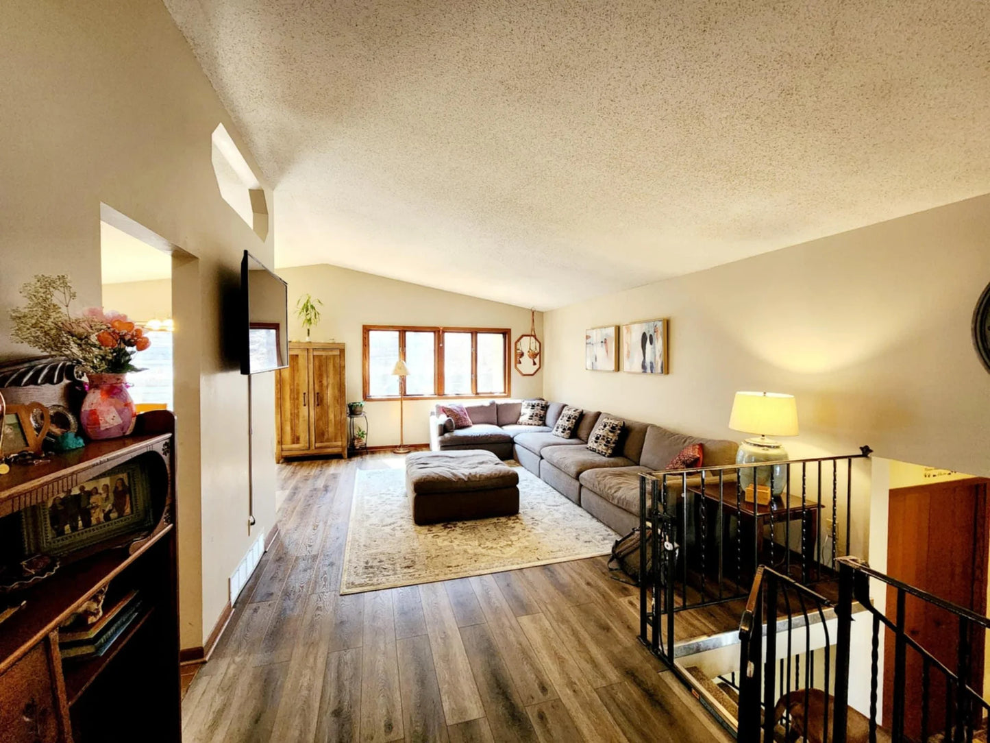 2805 Brookview Drive, Burnsville, MN 55337