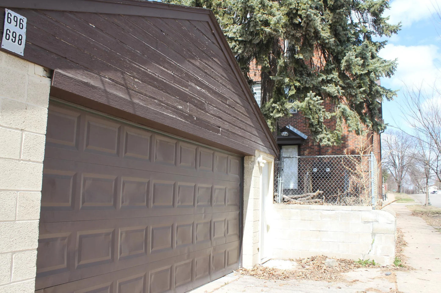 696 Hawthorne Avenue, Saint Paul, MN 55106