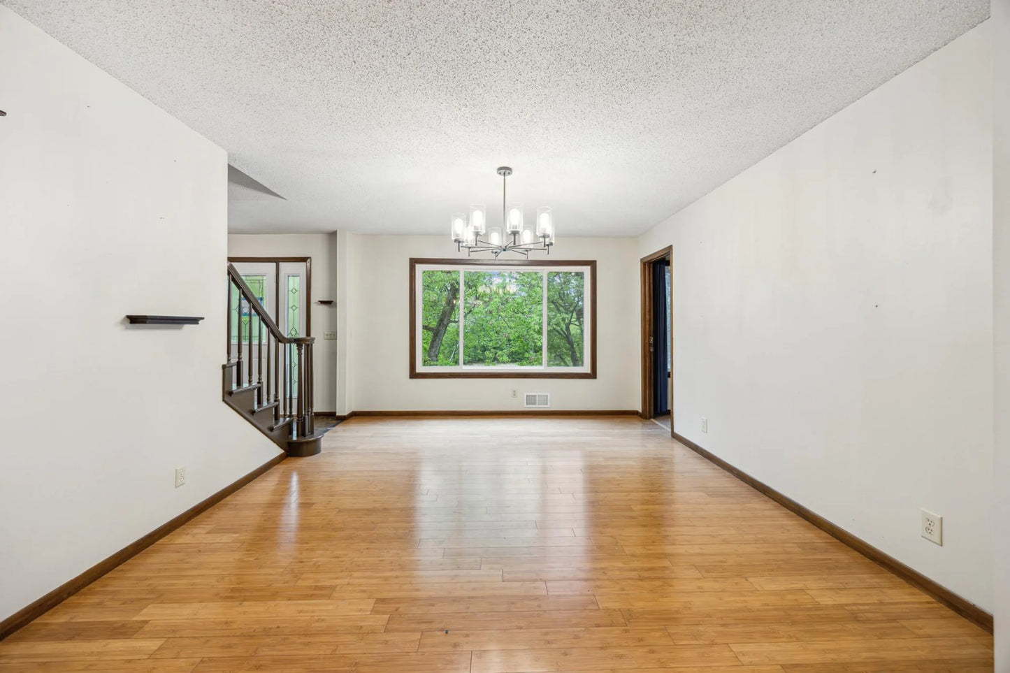 21 Red Fox Road, North Oaks, MN 55127