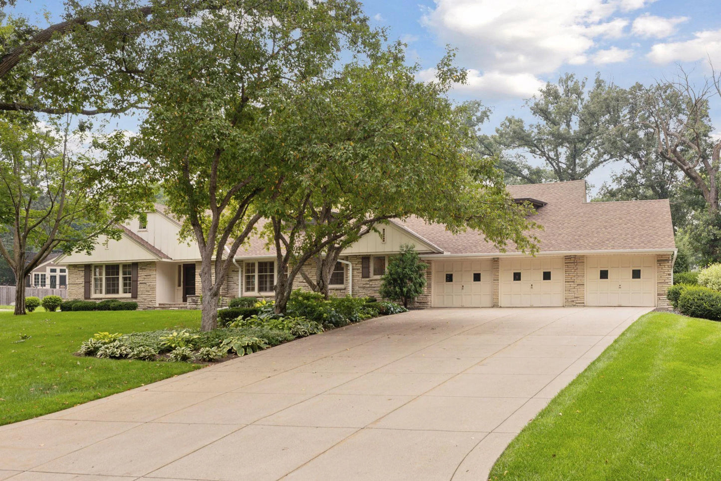 25 Woodland Road, Edina, MN 55424