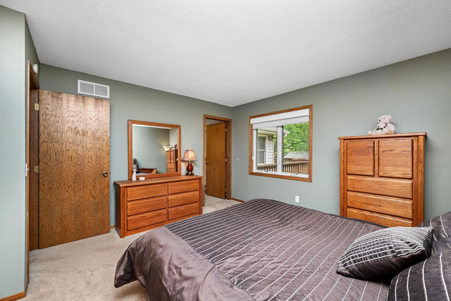 2520 Florida Avenue, Golden Valley, MN 55427