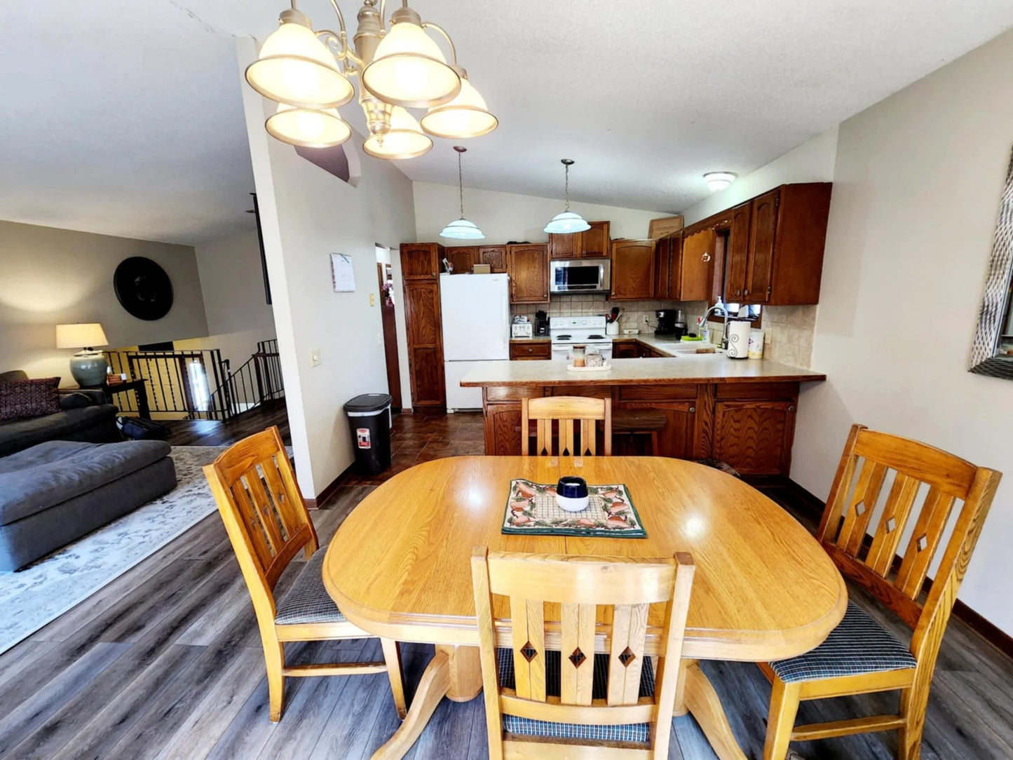 2805 Brookview Drive, Burnsville, MN 55337