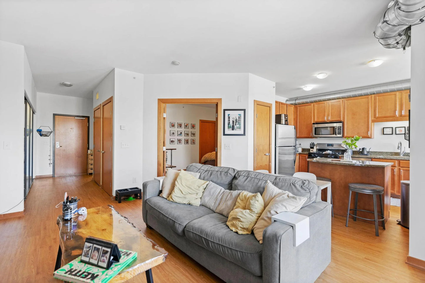15 Franklin Avenue, Minneapolis, MN 55404
